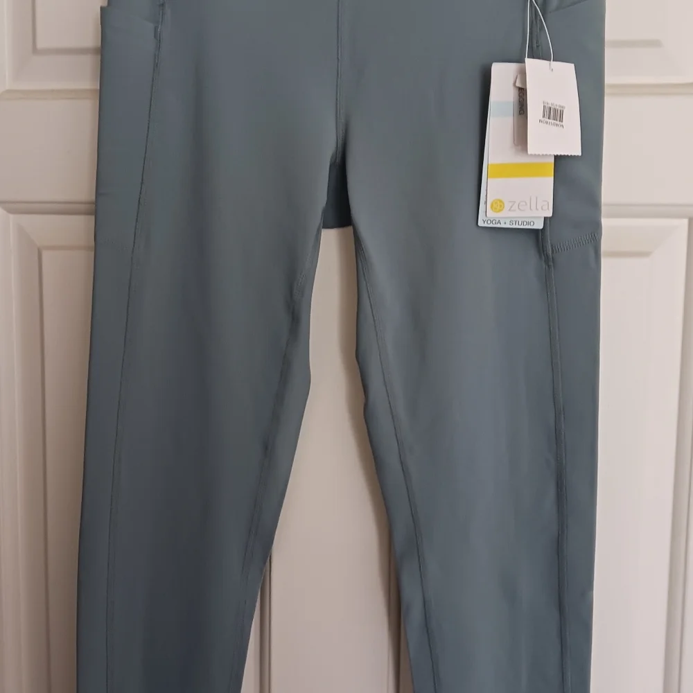 Zella Grey Thunder Legging and Sports Bra Set - Picture 8 of 11